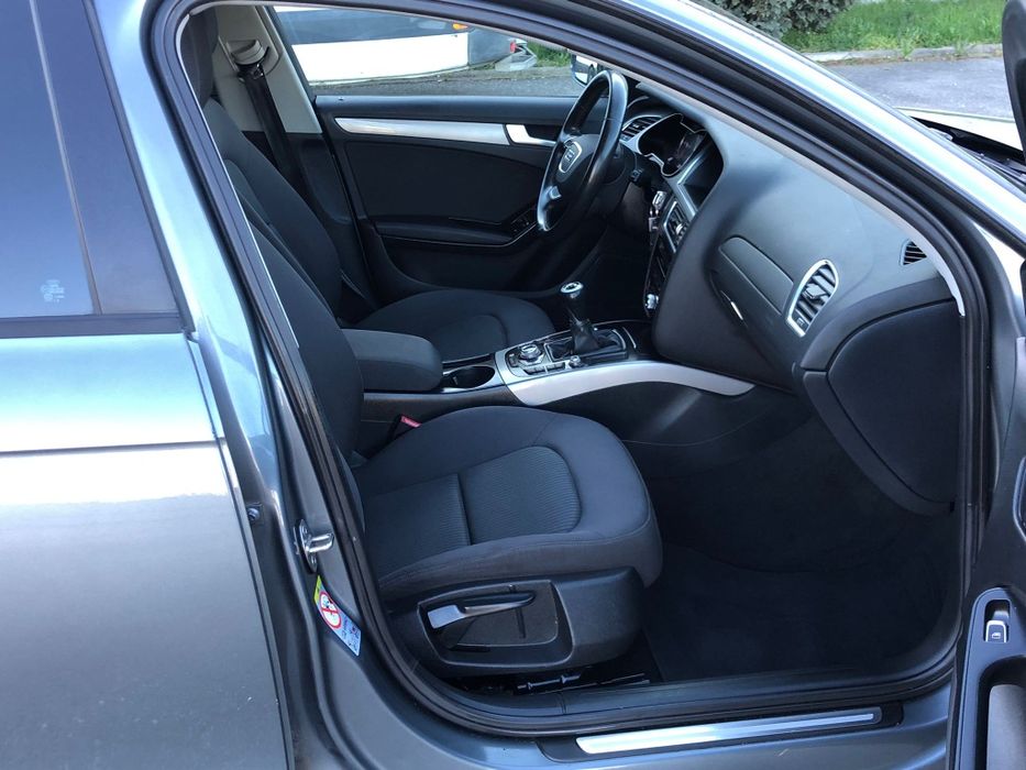 Audi A4 a an fabricatie 03/2013 motor 2.0tdi 136 cp climatronic  navigatie  jante carlig euro 5
---km 234000 carte service carpass
---navigatie