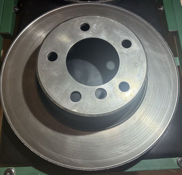 Оригинални BMW E60/E61 спирачни дискове – 4 бр. – OEM 310/320 мм