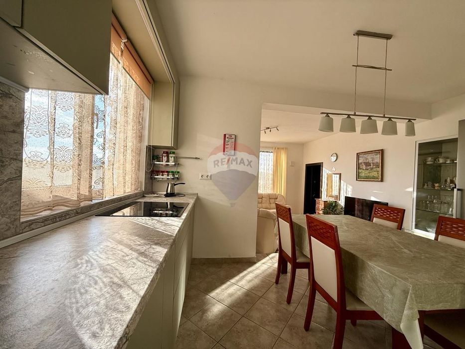 Къща с четири спални и планинска гледка за продажба, Балчик, Я.И.