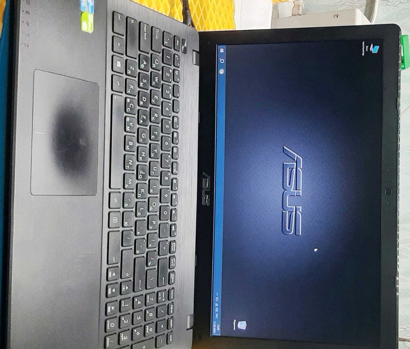Ноутбук ASUS для работы учебы