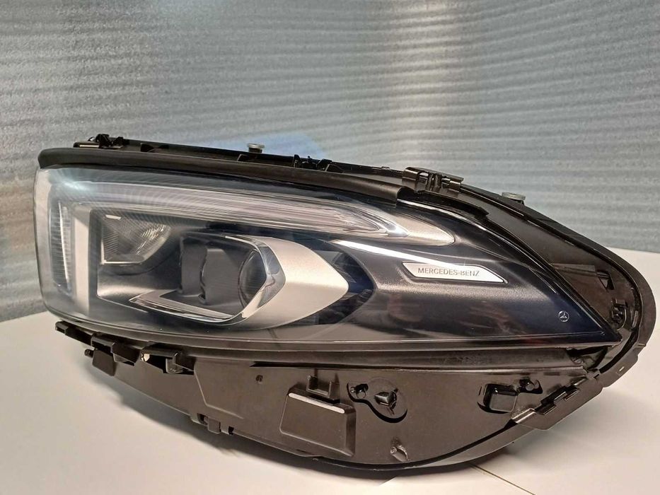 фар ляв и десен фарове Mercedes w177 A klass 2018-2025г. #1020 #1021