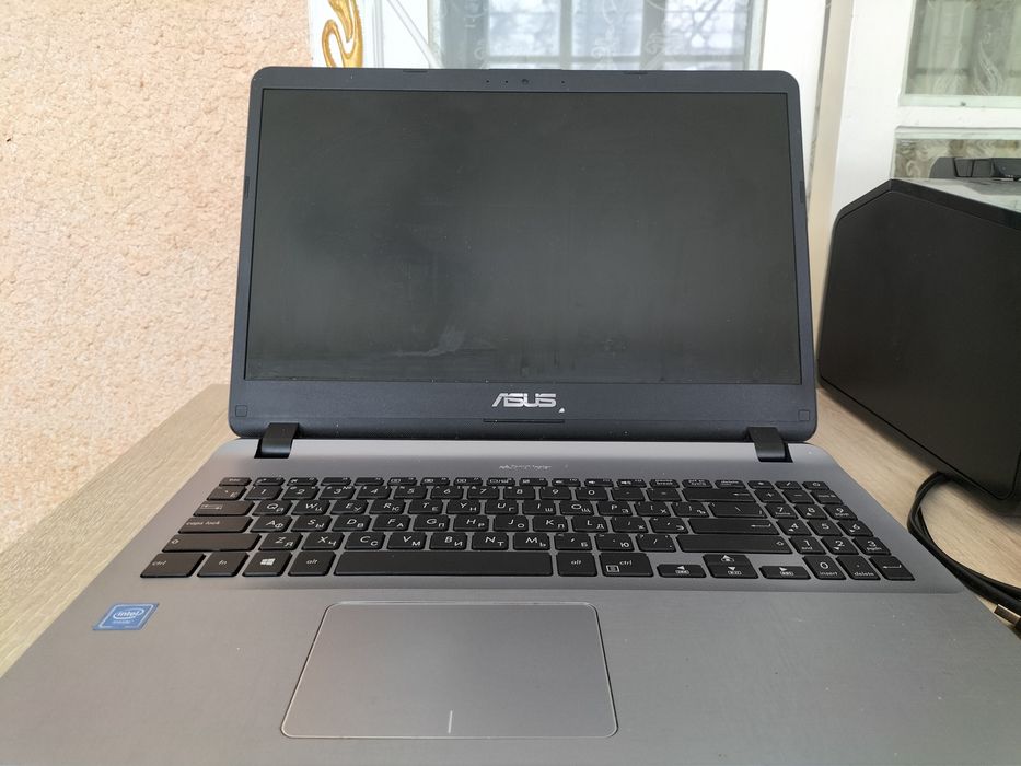 Ноутбук сатылады