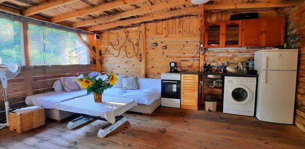 Каравана с бунгало за 6 човека – Къмпинг Созопол Еко