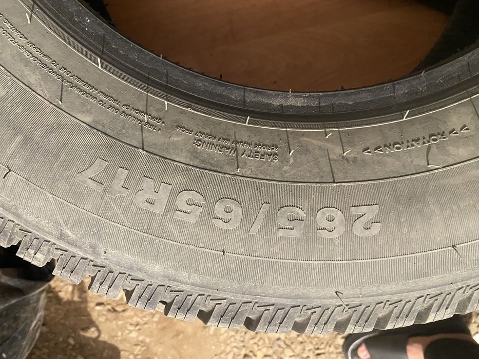 Продам  шины  шипованные  б/у  265/65R17