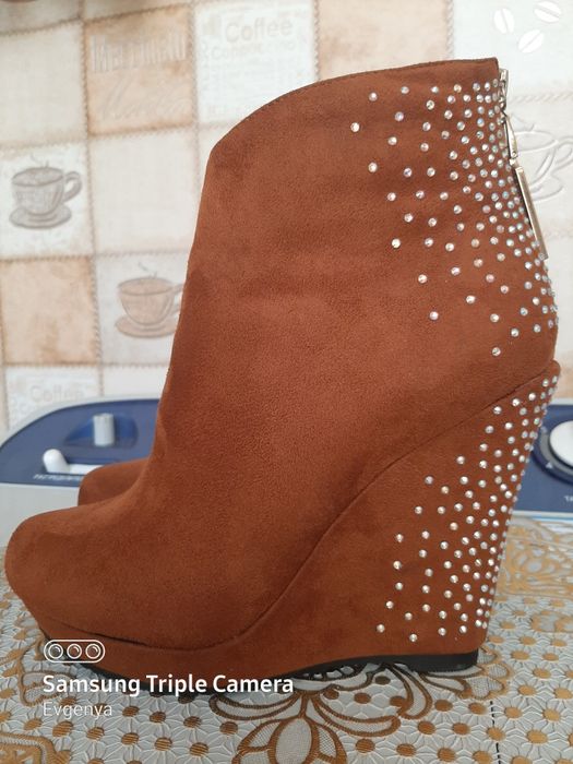 Продам  ботильоны 40 размер