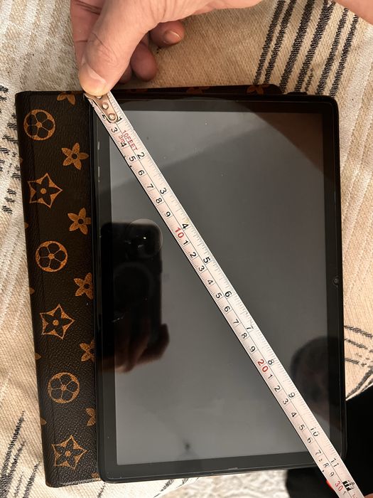 продаю планшет хороший