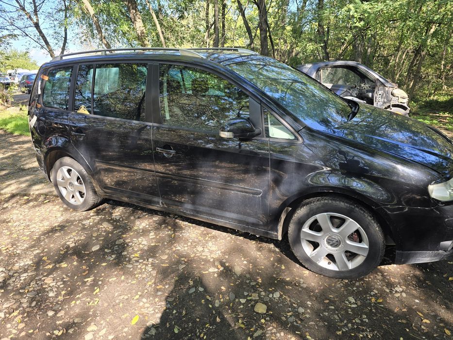 Piese Auto din Dezmembrari VW Touran 2005 2.0 diesel