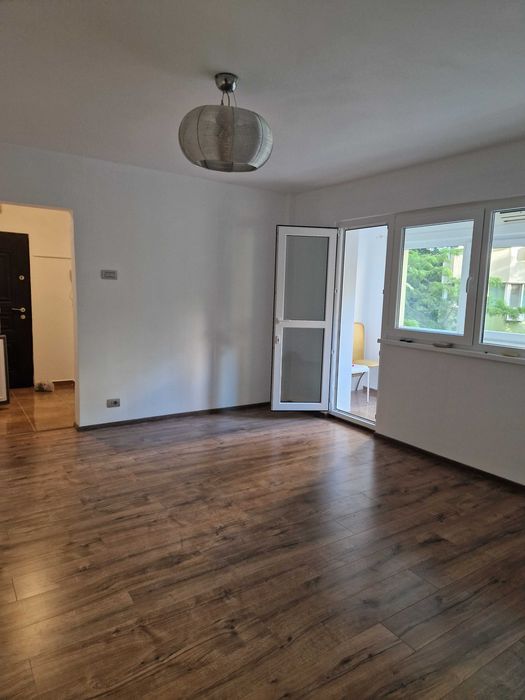 Vand apartament 3 camere zona Mega Mall, Stadion National, proprietar