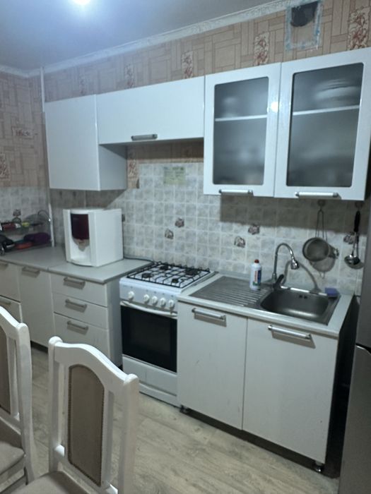 Продам 2 комнатную  квартиру 67м2 , 12 мкрн