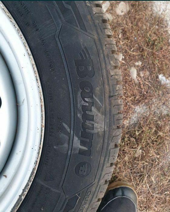 Jante cu cauciucuri Barum 185/65/14 Noi Iarna