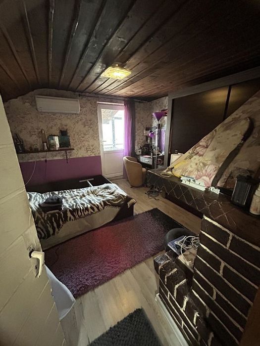 Двуетажна къща в с. Войнеговци!