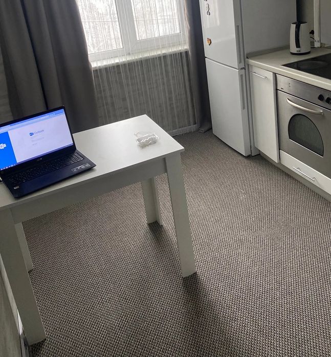 Кухонный обеденный стол