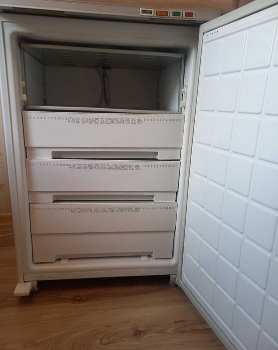 Продам морозильник