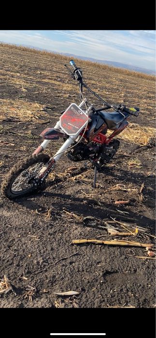 Vand cross 125cc pentru copi de 14 ani negociabil
