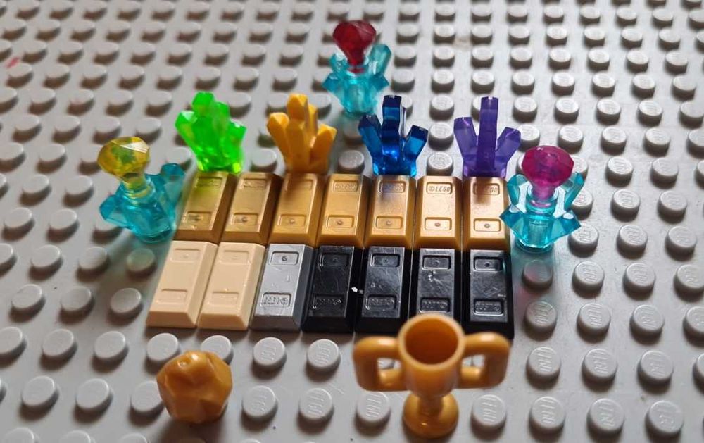 LEGO comori aur cristale
