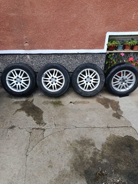 Джанти с автомобилни гуми