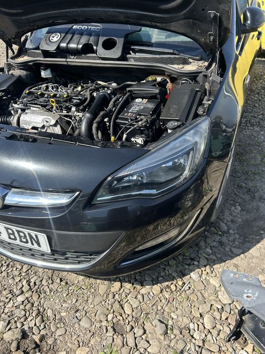 Haion cu luneta Opel Astra J 2014 hatchback