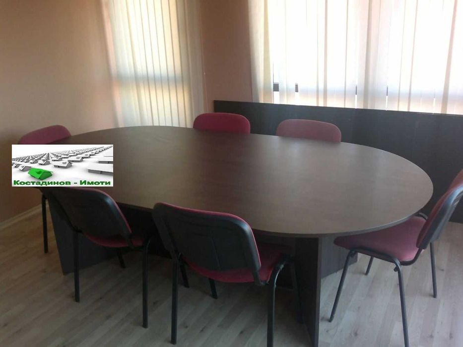 Дава се под наем Офис в Пловдив, Център - 93 кв.м за 800 € - Снимка #1