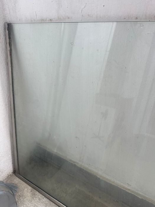 geam de dus, in stare buna  peste 2m si in jur de 60 cm latime