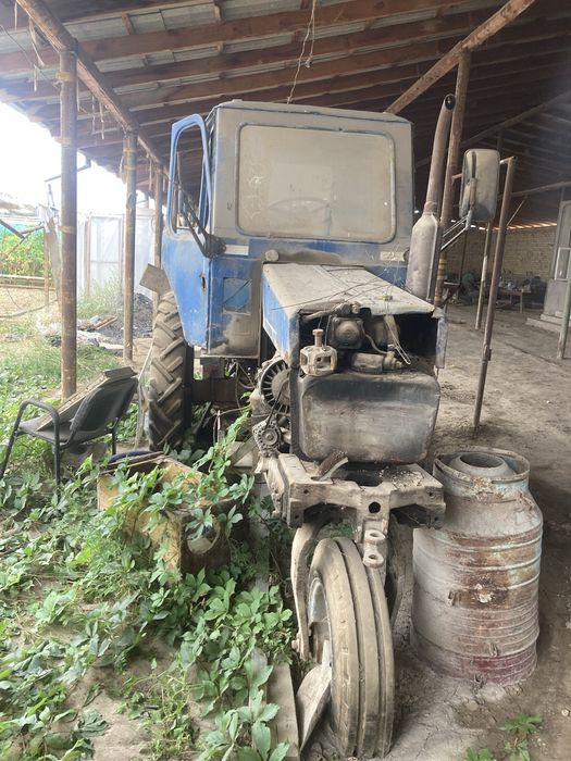 traktor sotiladi