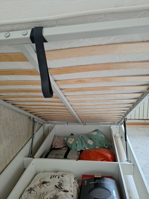 Кровать полутарка в хорошем состоянии