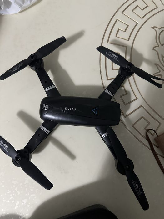 дрон с камерай работает