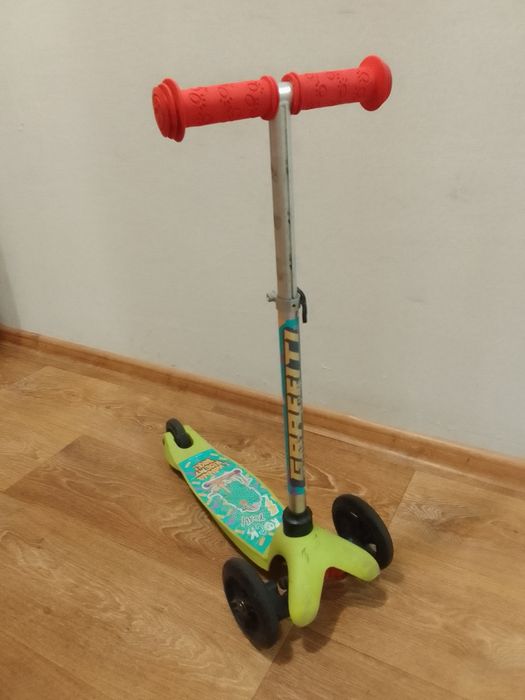 Самокат детский  "Graffiti"