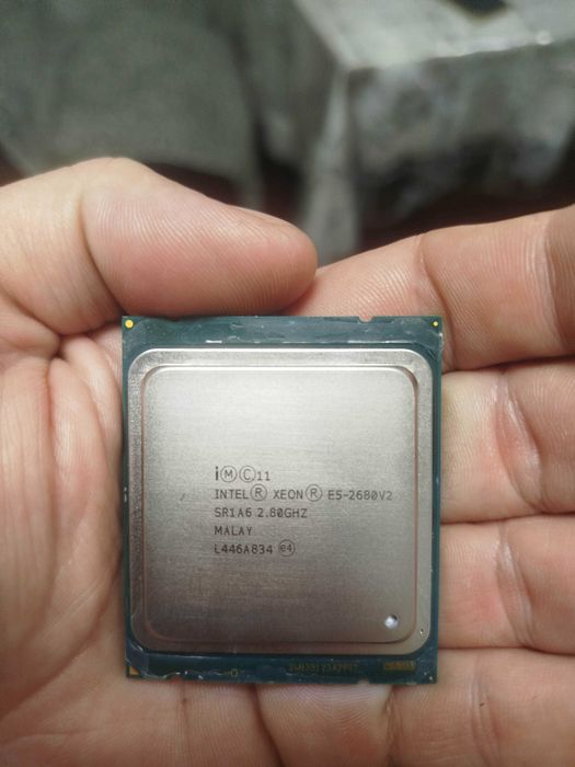 Процессор Intel Xeon e5 2680v2