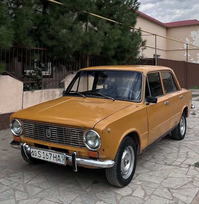 Vaz 2101 sotiladi