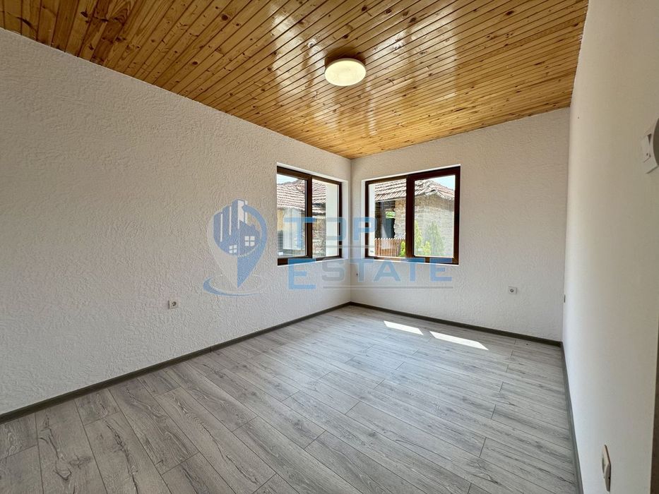 Продава се Къща в с. Ново село, Област Велико Търново - 110 кв.м за 1300 €/кв.м - Снимка #2