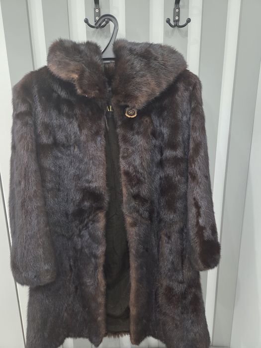 Продам шубу норковую