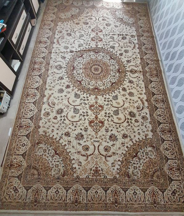 Ковер в отличном состояний  большой