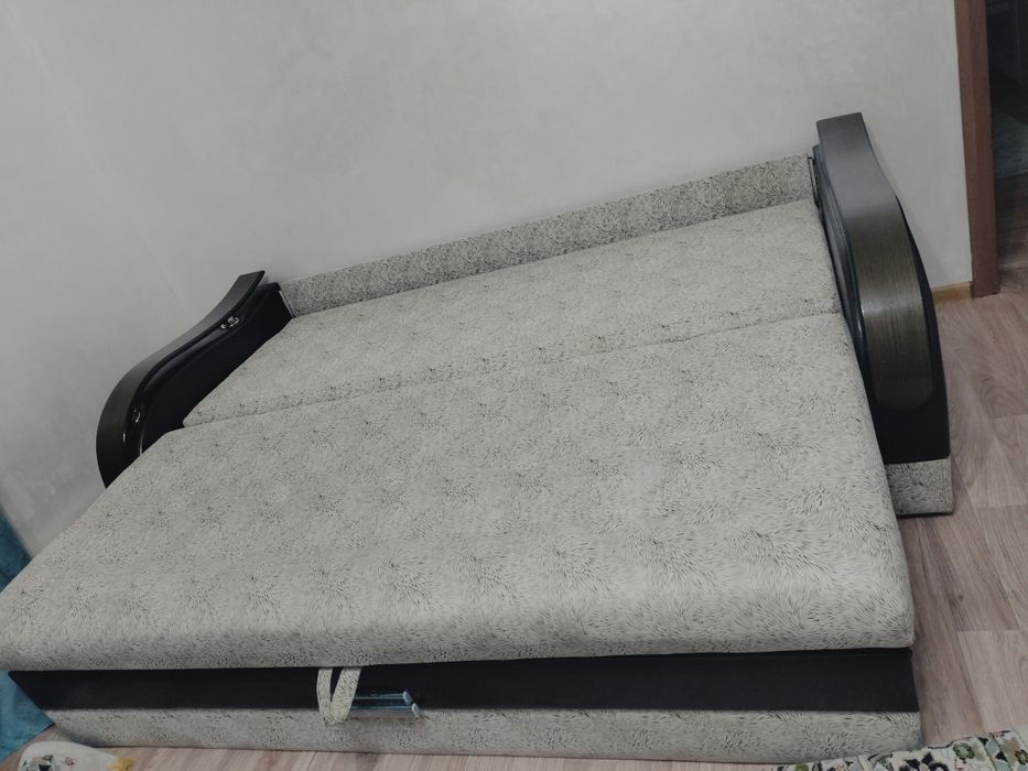 Диван в хорошем состоянии. Цена 70 тысяч