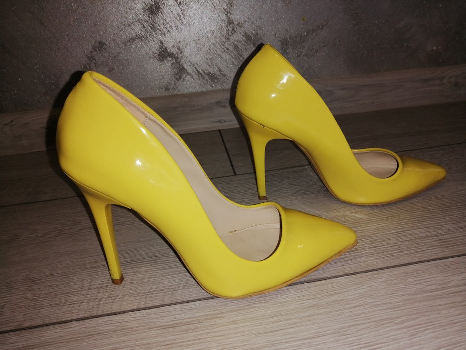 Дамски официални обувки и боти