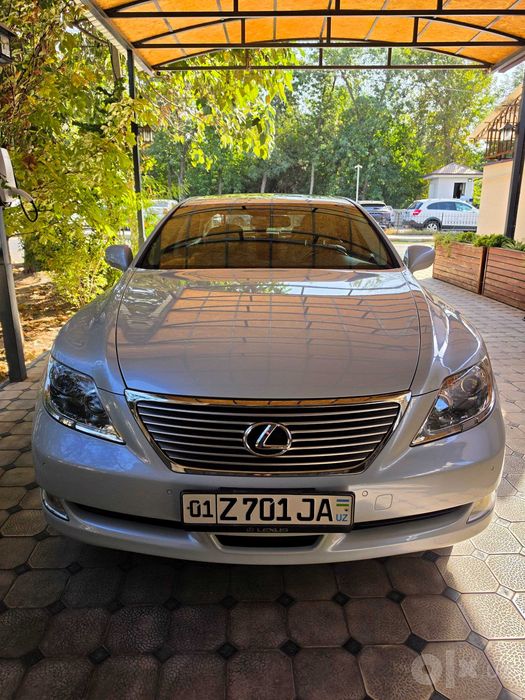 Продам Lexus LS450L