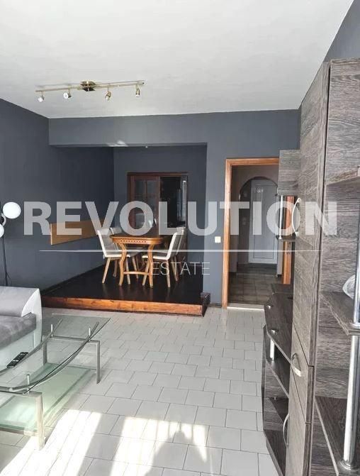 Дава се под наем Тристаен апартамент в Варна, Младост 1 - 120 кв.м за 720 € - Снимка #1