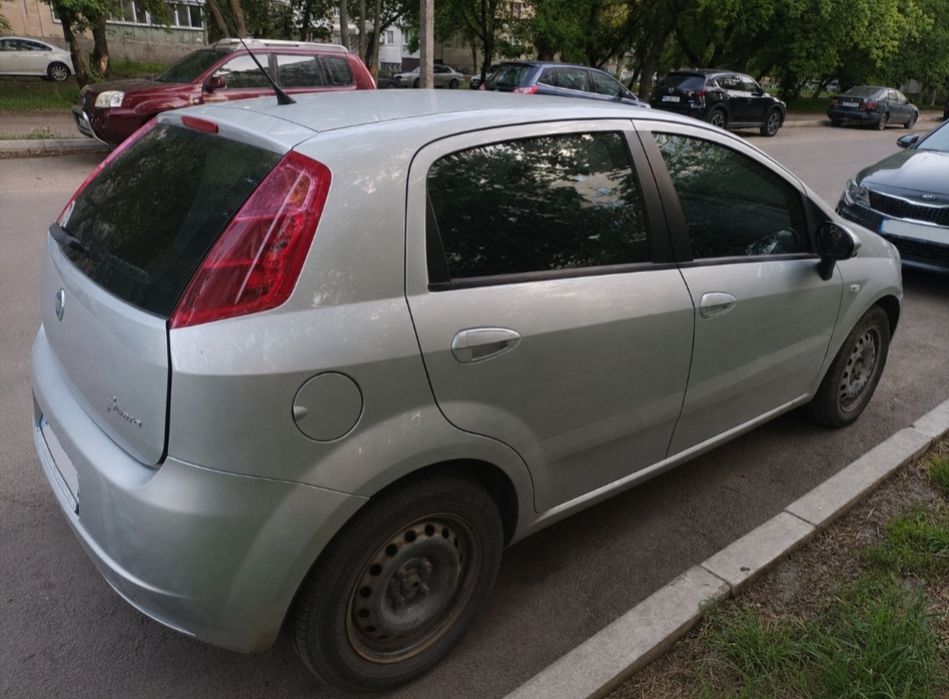 Vand / Schimb Fiat Grande Punto 1.2 Benzină an 2008 acte expirate