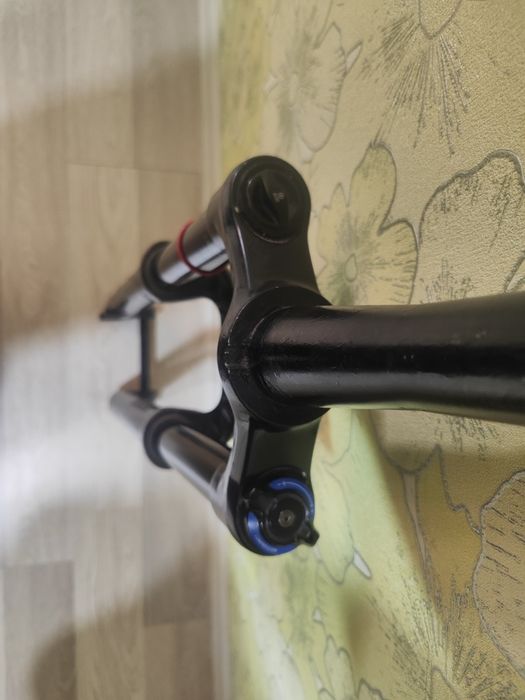 Срочно! Мощная воздушка RockShox Yari (170 мм) по цене китайской вилки