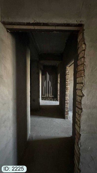 kritiy tarafda 3 xona karobka kvartira sotiladi №2225