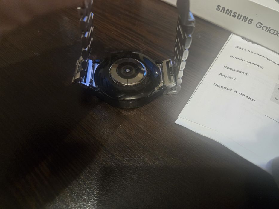 Продавам смарт часовник самсунг