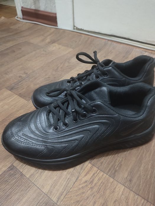 Кроссовки для подростков