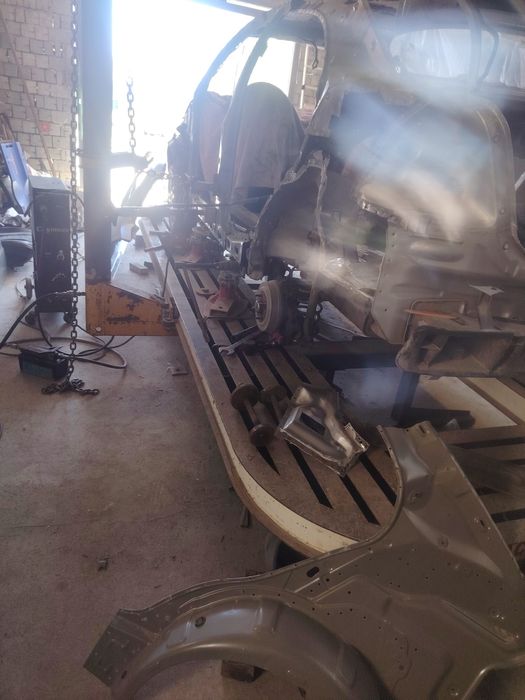 Авто стапель для кузовных работ