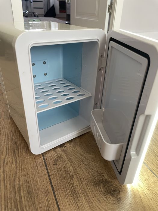 Mini-fridge (Холодильник для косметки)