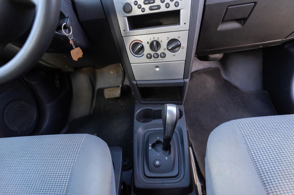 Vând Opel Meriva din 2004