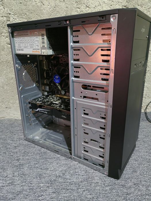 Vând unitate pc Intel core I7