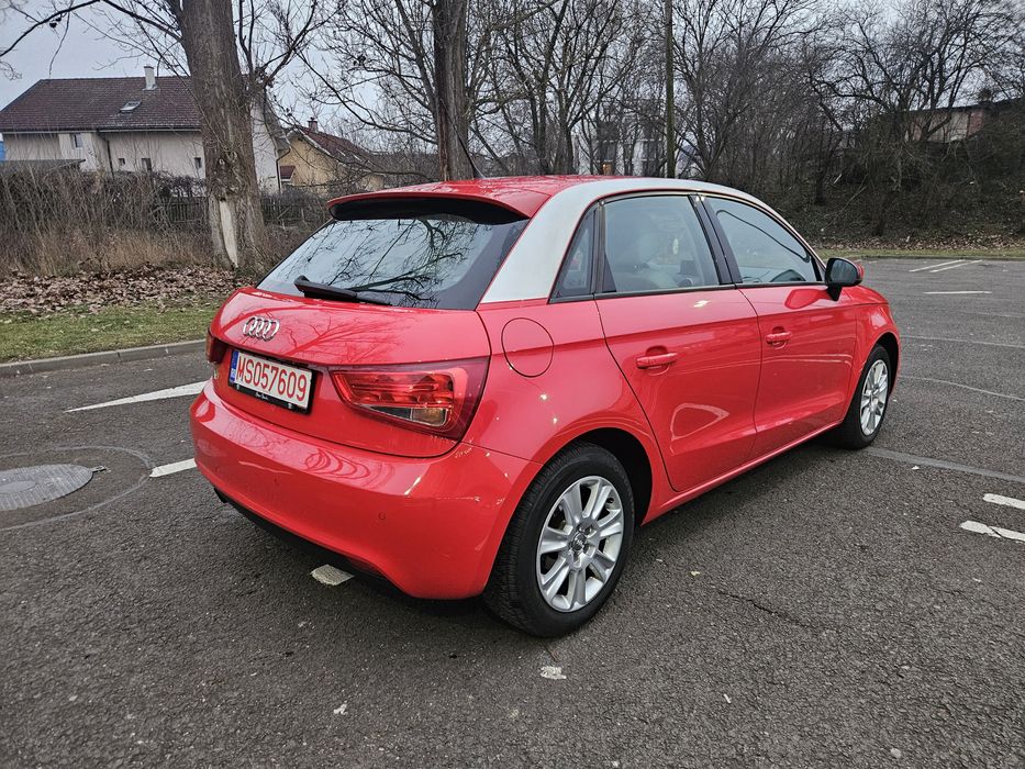 A1 2013 Euro 5 Benzina 4 uși Incalz scaune Senz Parcare Carte Service