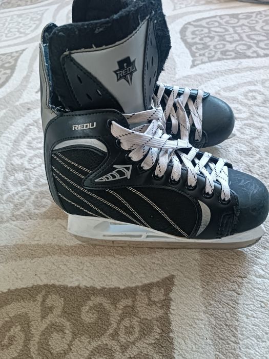 Коньки 37 размер продается