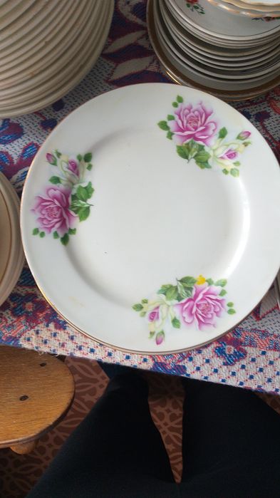 Продам б/у тарелки.