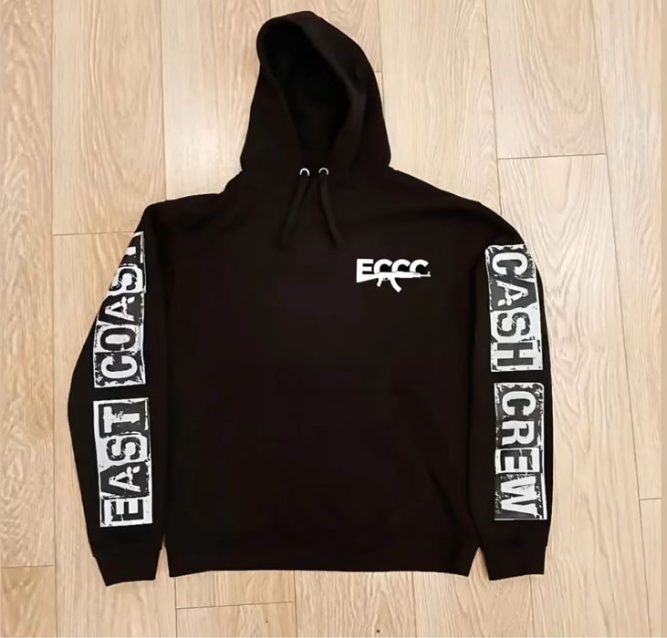 Тениски и худита на E.C.C.C.