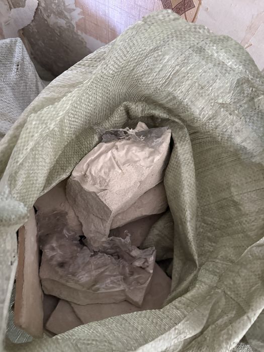 Отдам бетон и плитку